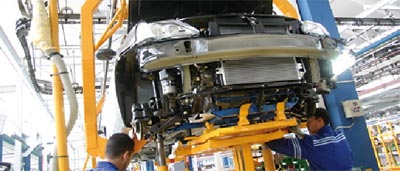 Operateurs techniciens Renault Tanger 2011 03 30