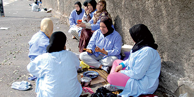 femmes maroc voile rue