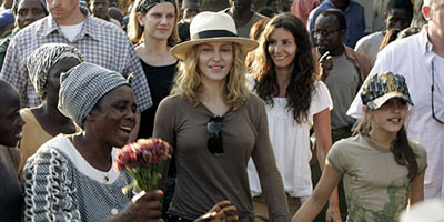 madonna senvole au malawi 2013 04 02