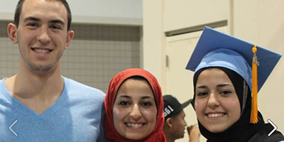 trois jeunes etudiants musulmans