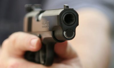 Un policier tire deux coups de feu pour arreter un suspect