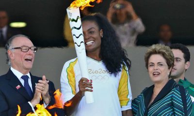 La flamme olympique arrive au Bresil