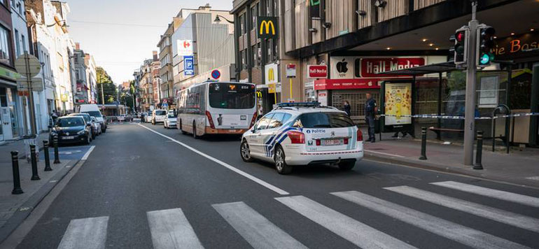 Belgique femme agresse au couteau des passagers dans un bus