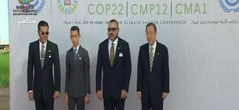 Arrivee de SM le Roi sur le site de la COP22 a Marrakech