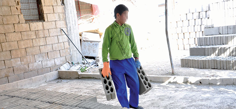 Les Marocains en tete des naturalises
