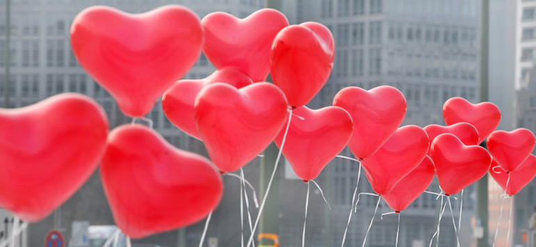 escrocs du coeur Saint Valentin