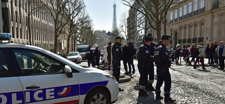 Explosion un courrier piege paris