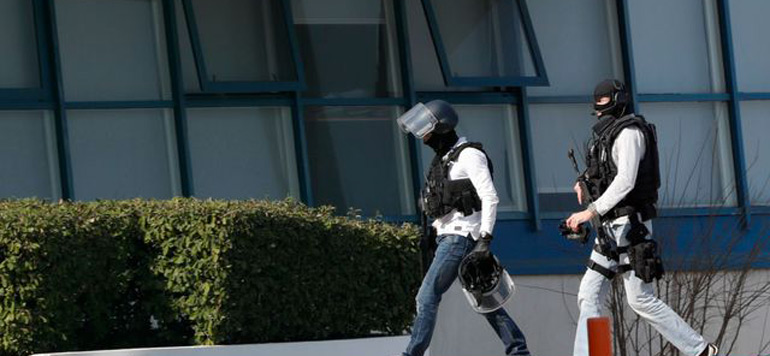 Fusillade dans un lycee a Grasse