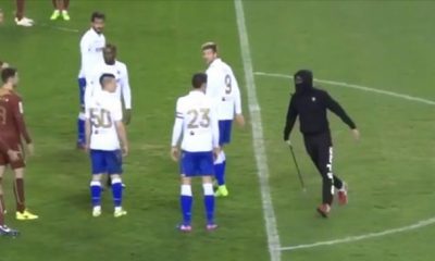hooligan croate prend en chasse arbitre