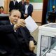 Bouteflika a vote en fauteuil roulant
