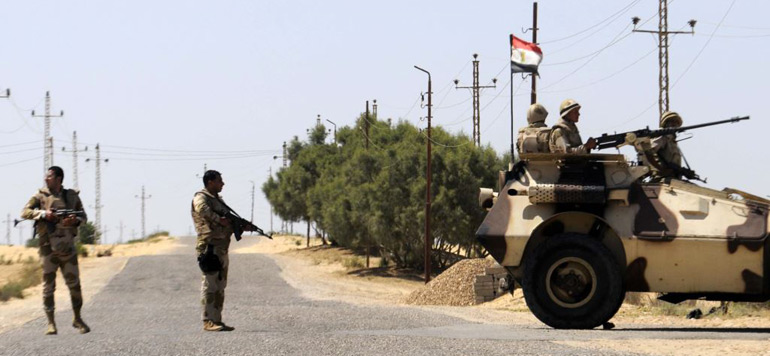 Egypte Quatre militaires