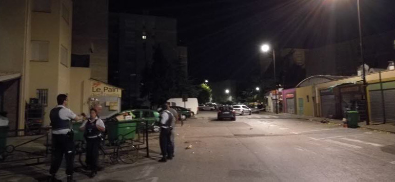 fusillade mosquee a Avignon
