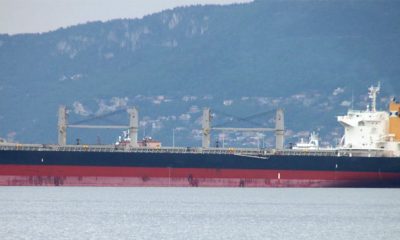navire transportant une cargaison de phosphate