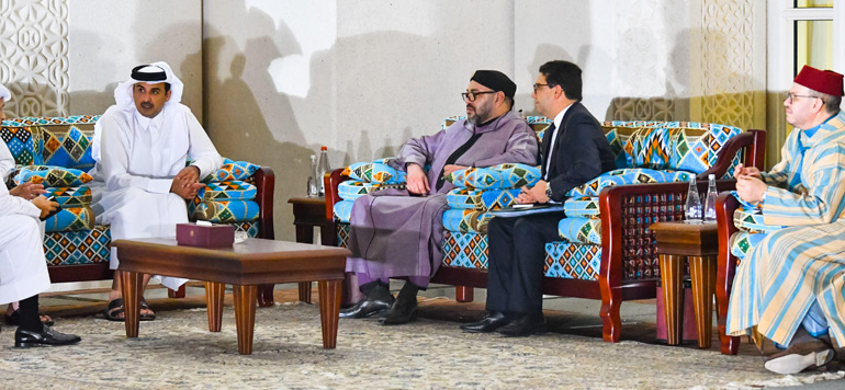 Doha Le Roi Mohammed VI sentretient avec Emir du Qatar