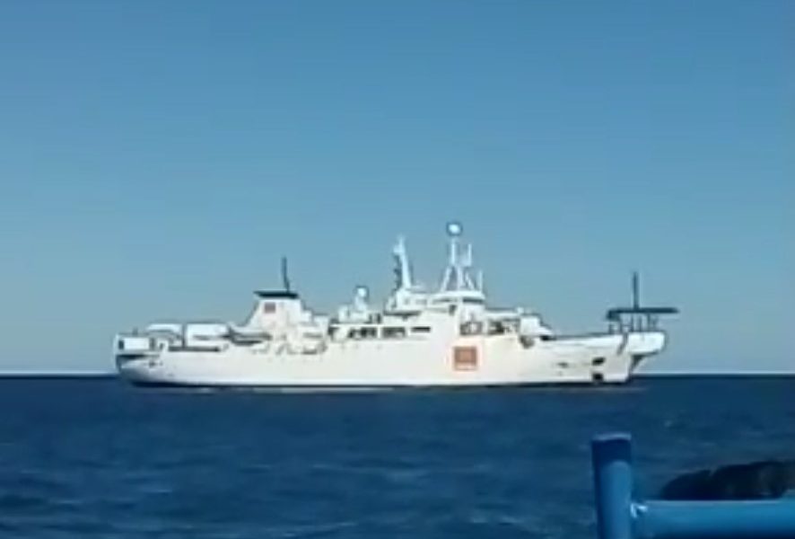 Le navire câblier spécialisé dans les interventions sur les câbles sous marins
